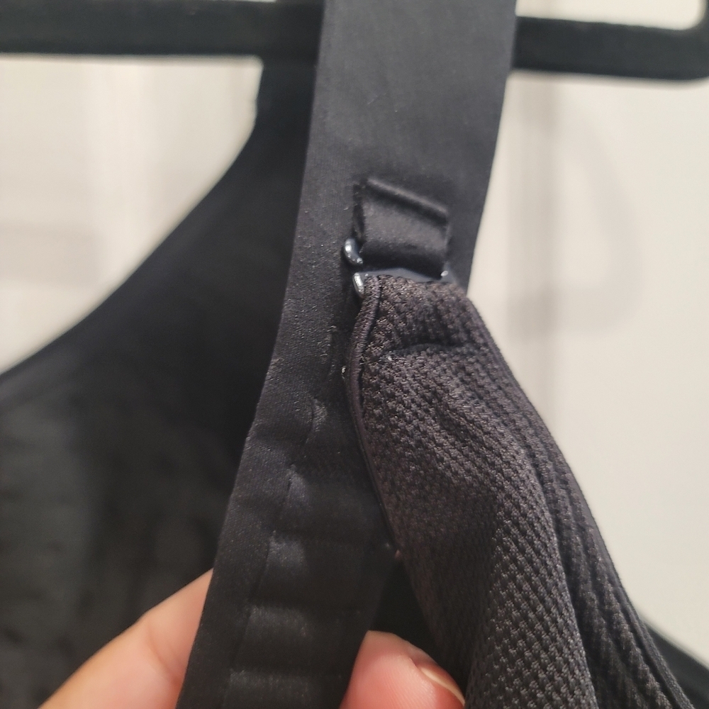 Sz 40DD Black Livi Active Molded Underwire Sports Bra - Picture 4 of 6